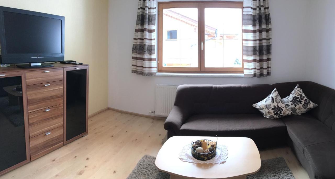 Ferienwohnung Halder ノイシュティフト・イム・シュトゥーバイタール エクステリア 写真